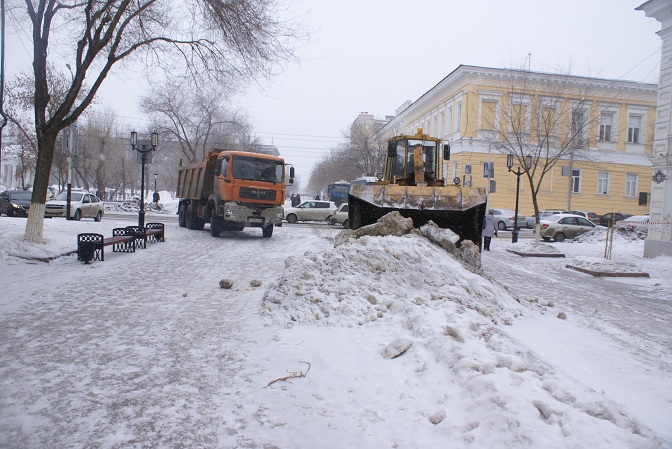 Юрий Берг обязал администрацию очистить Оренбург от снега за 2 дня